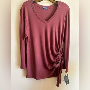 Democracy NWT Rust Colored V-Neck Top
